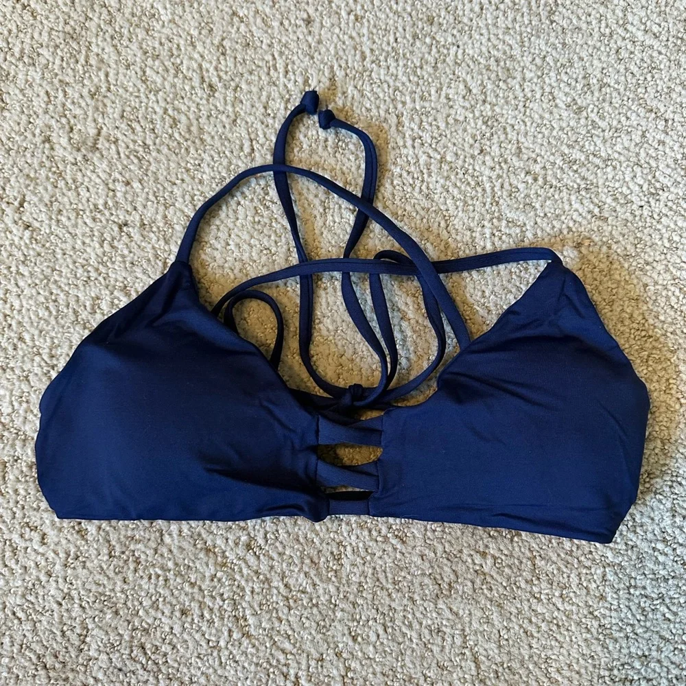 NWOT L*Space cutout front bikini top navy